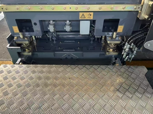 Assemblage de plaques de vis 5m pour le pavé AB500-3TV