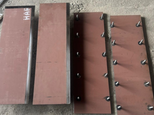 Vogel paver AB340TV VSS Basic Screed Kit 2069225. OEM Screed Plate & Iron Plate Assembly pour les pavées d'asphalte. Parties de remplacement à haute durabilité pour la construction de routes.