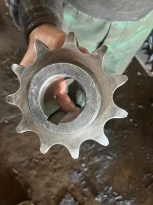 P6820C Roue de la chaîne supérieure à engrenages roue de la chaîne supérieure à engrenages pour pièces de rechange de pavés d'asphalte